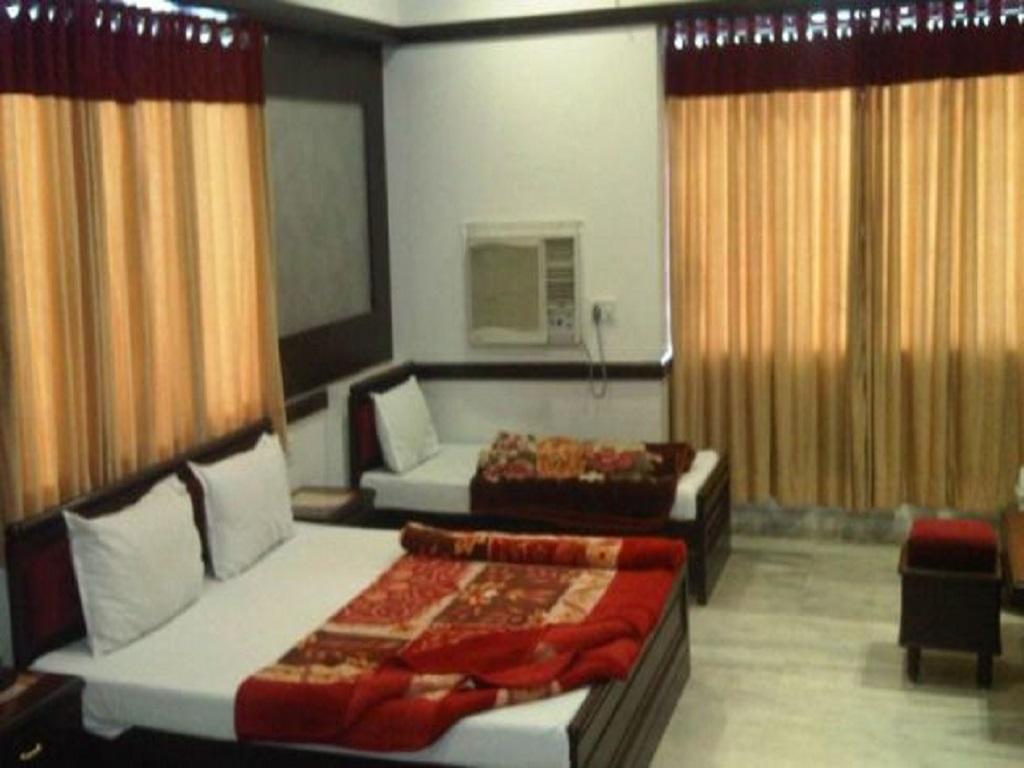 Hotel Ambaji International Ranpur Exteriör bild