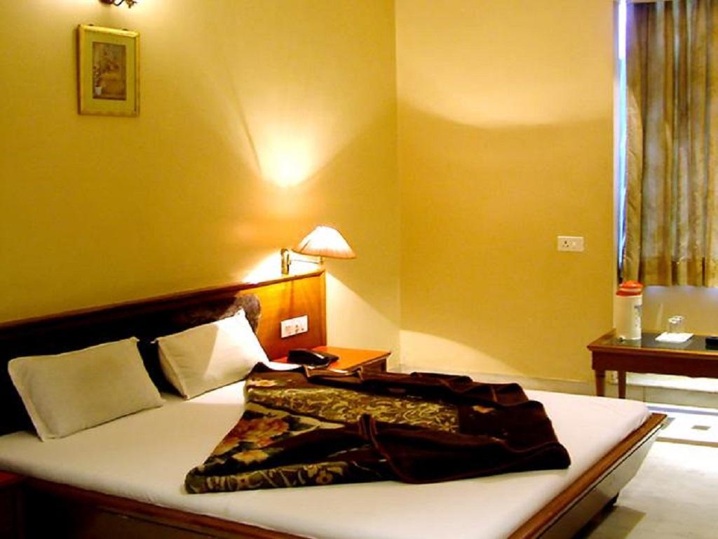 Hotel Ambaji International Ranpur Exteriör bild
